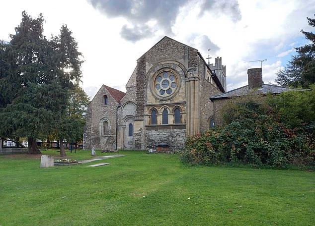 Kilisenin duvarları arasından çıktı, tarihçileri dahi şaşırttı