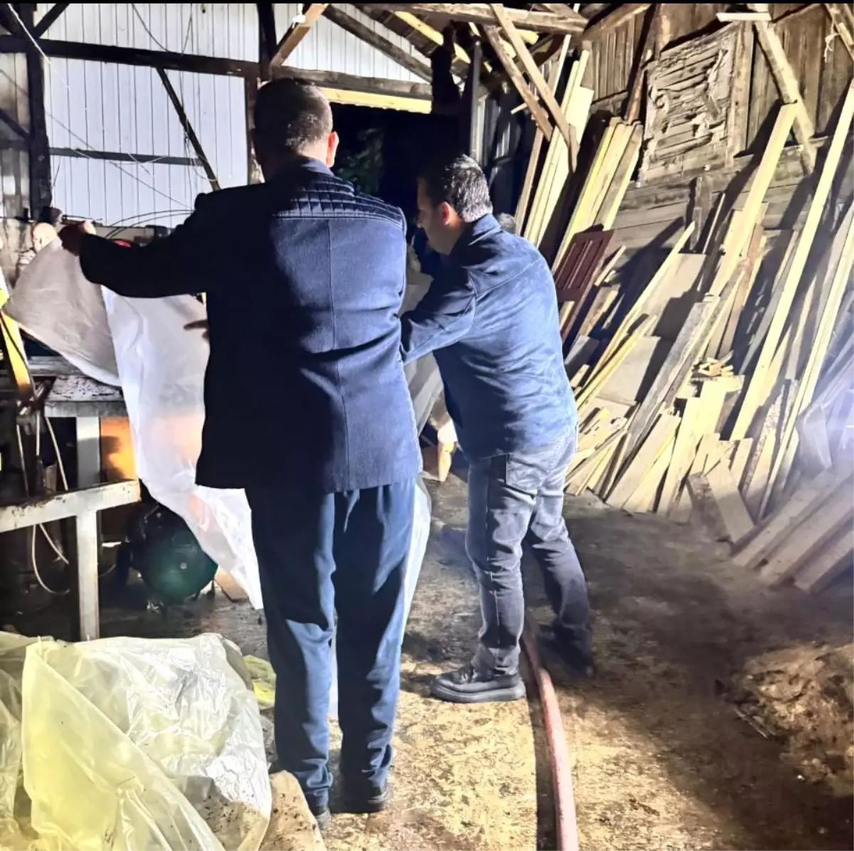 Geyve\'de Marangoz Atölyesinde Yangın