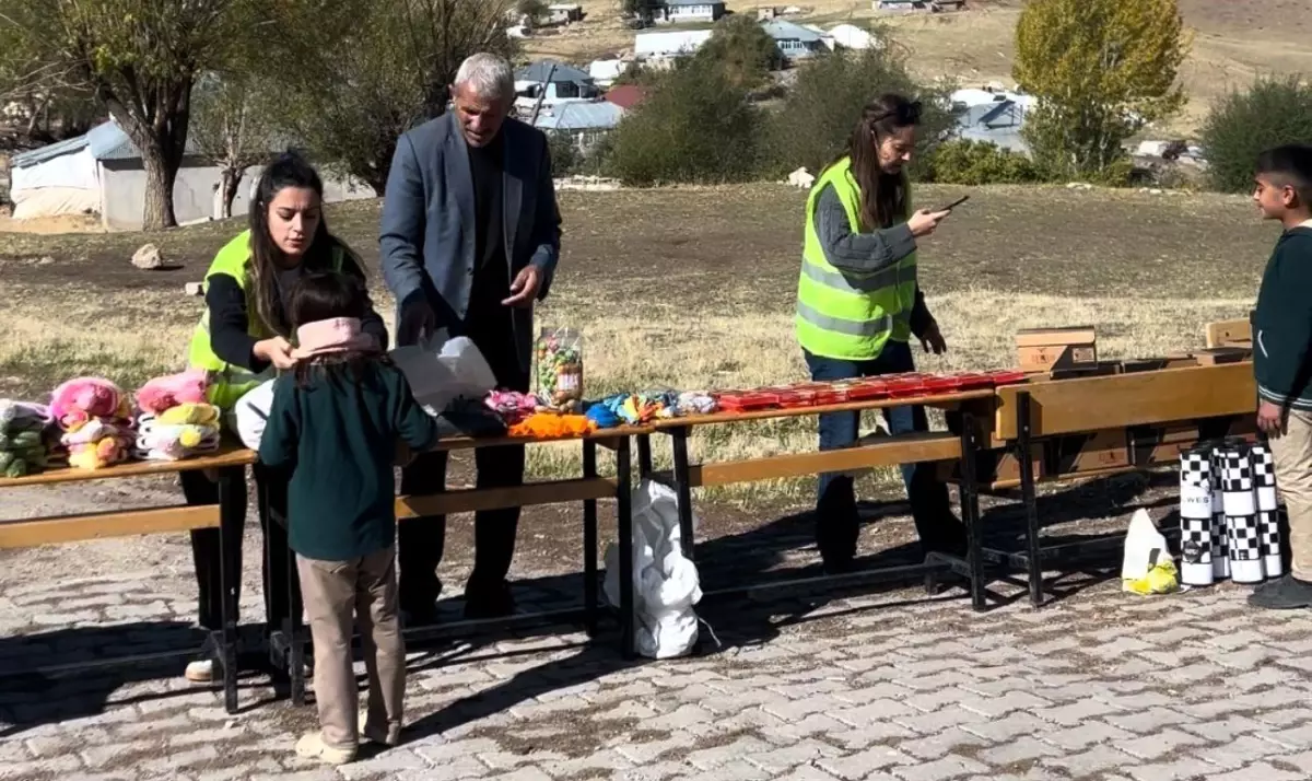 Gönüllüler Gündoğan\'da Çocuklarla Buluştu