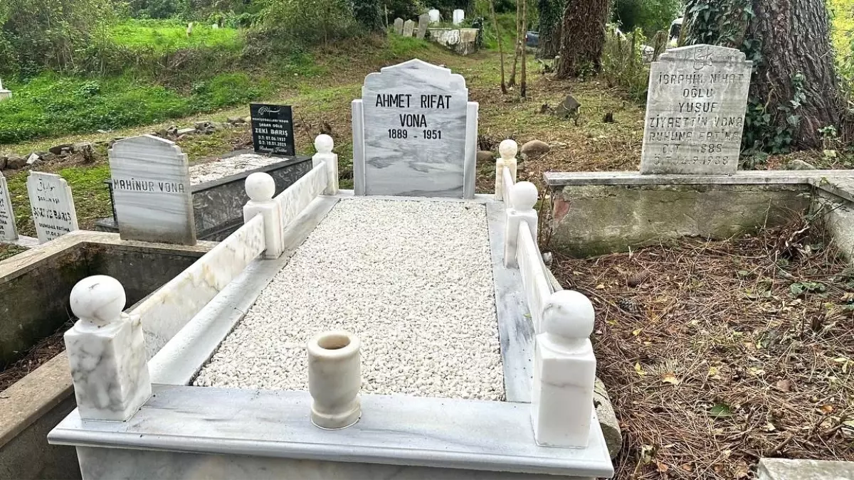 Perşembe Belediyesi\'nden Ahmet Rıfat Vona\'nın Kabrinde Bakım Çalışması
