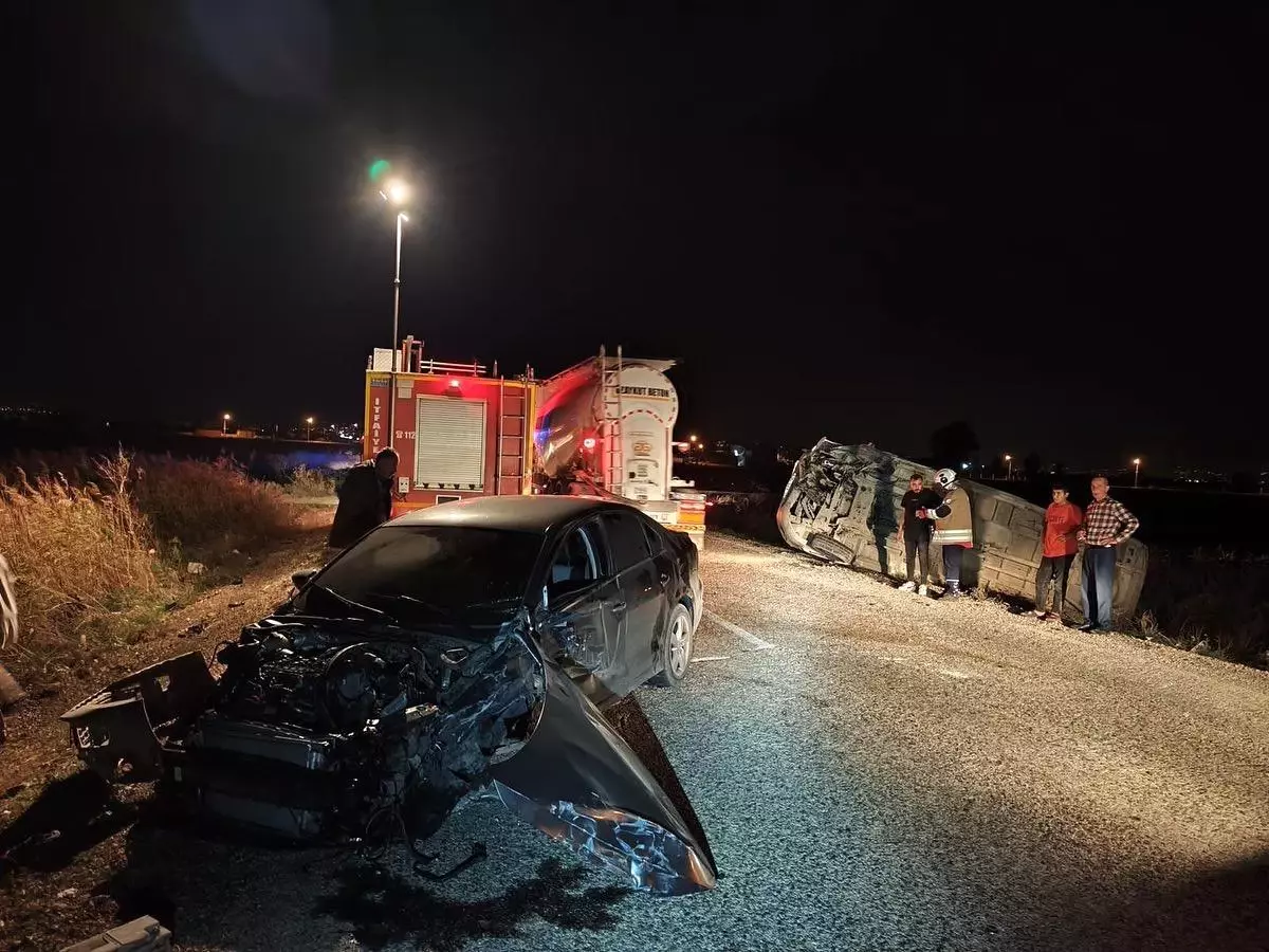 Hatay\'da Kaza: 3 Yaralı