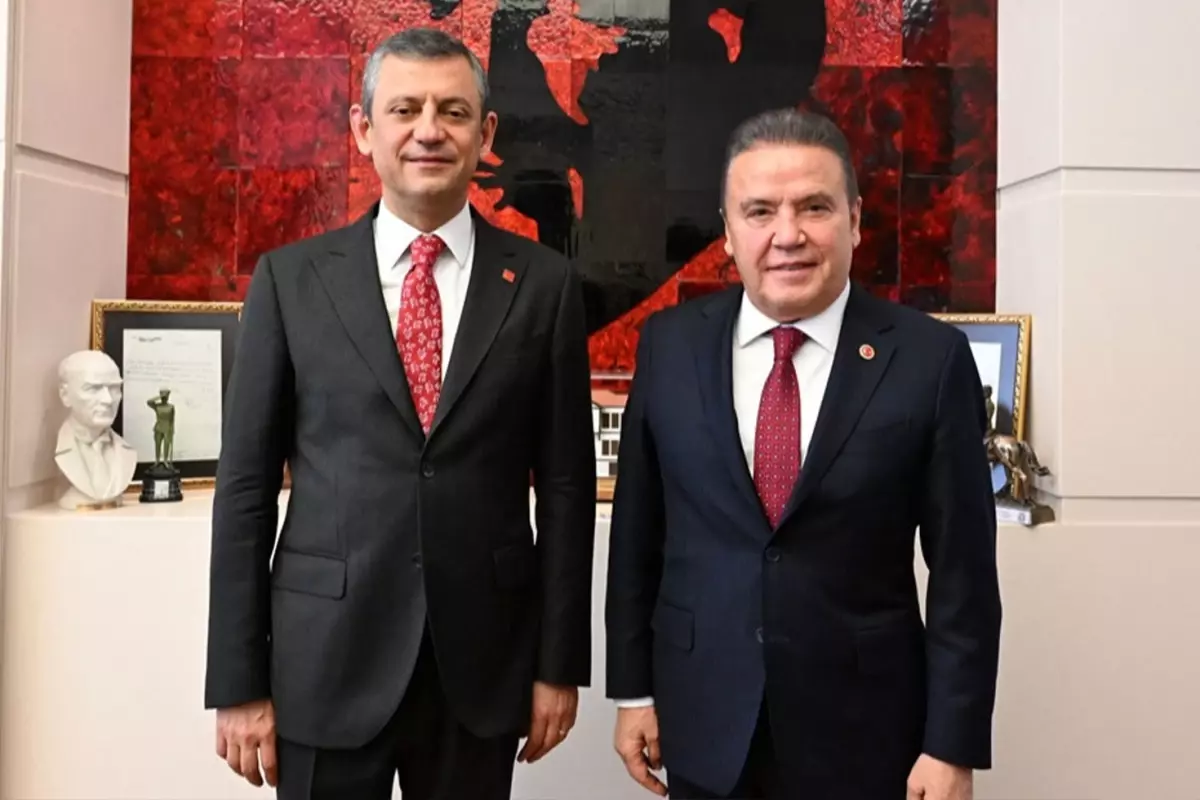 Özgür Özel\'den hapisteki Muhittin Böcek\'le ilgili olay iddia: Teklif götürdüler