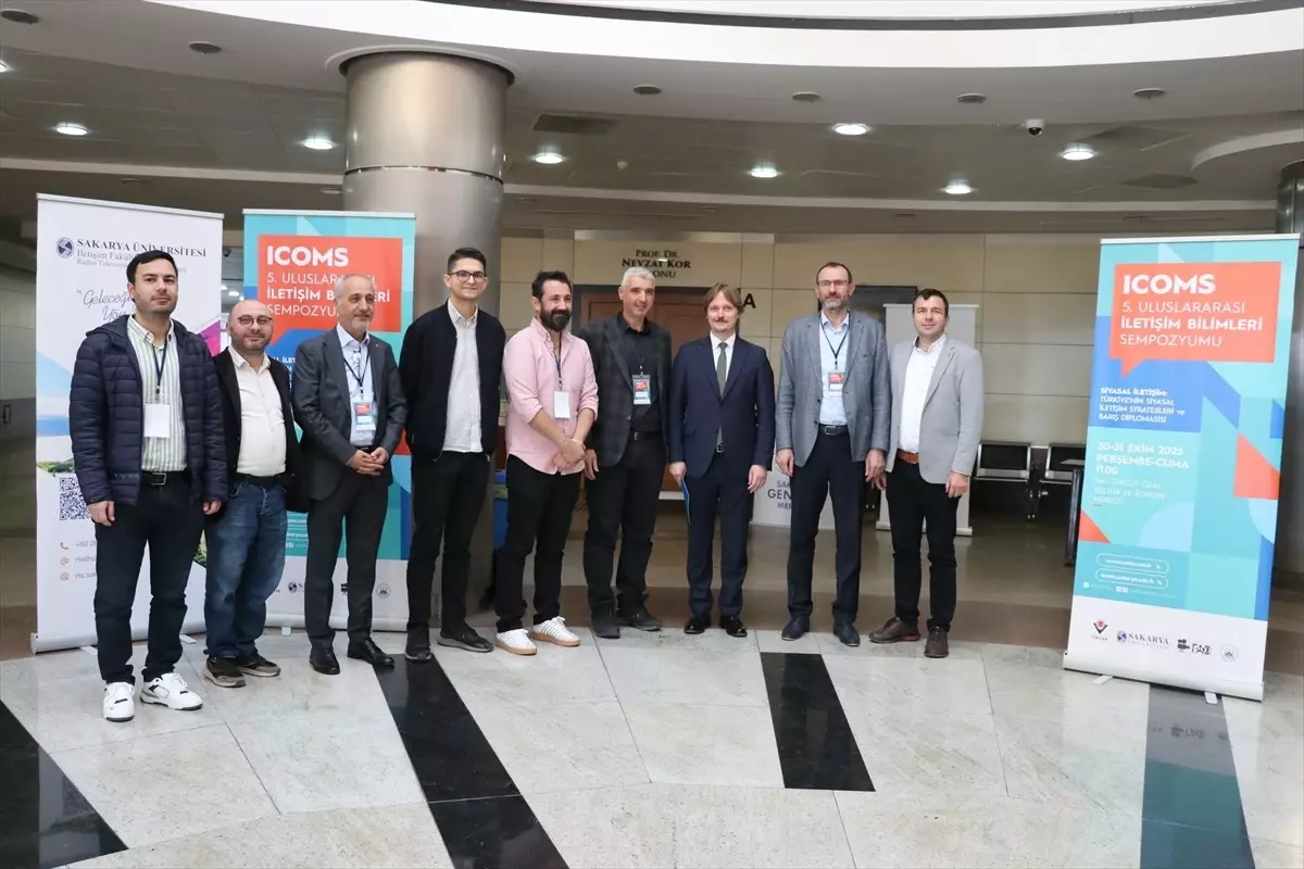 Sakarya\'da İletişim Bilimleri Sempozyumu Başladı