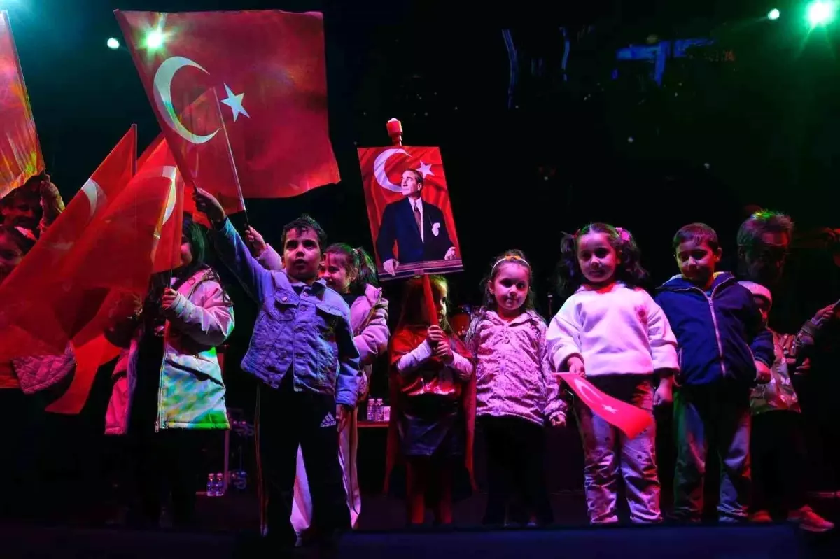 Sancaktepe\'de Cumhuriyet\'in 102. Yılı Coşkuyla Kutlandı