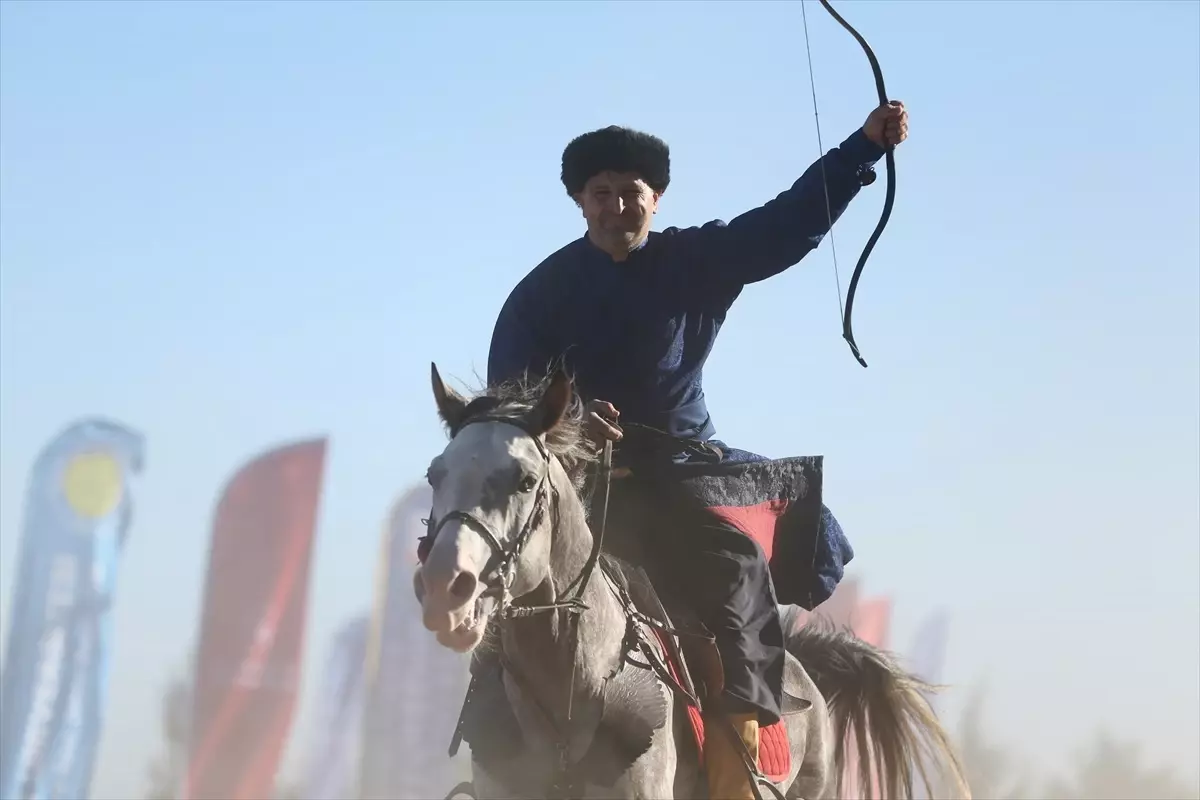 Şanlıurfa\'da Atlı Gösteri ile Gençlere Moral