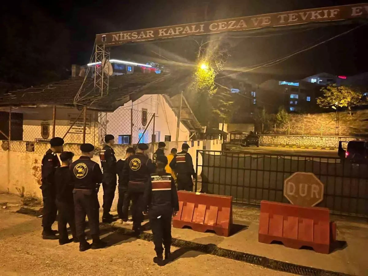 Niksar\'da Hırsızlık: 3 Şüpheli Yakalandı