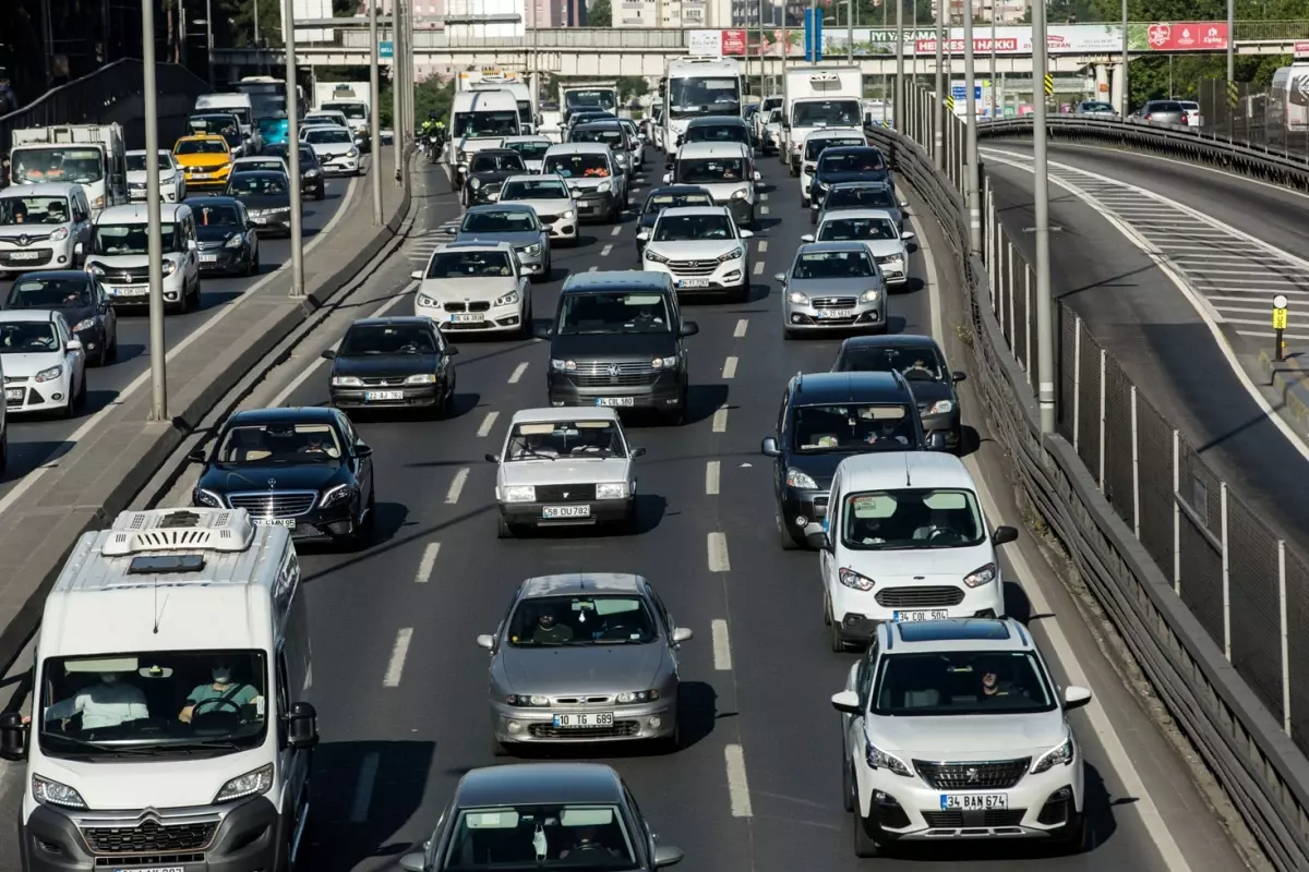 Trafikte akrobatik hareketler yapanlar yandı! Cezası artırılıyor