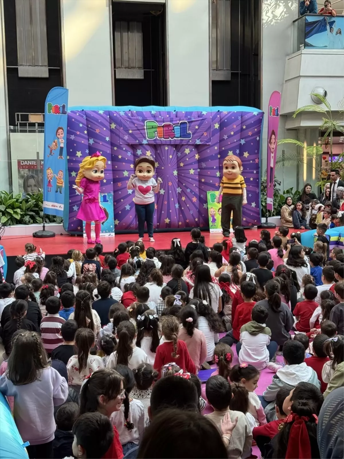 Pırıl: Saklı Robotlar Vizyona Girdi