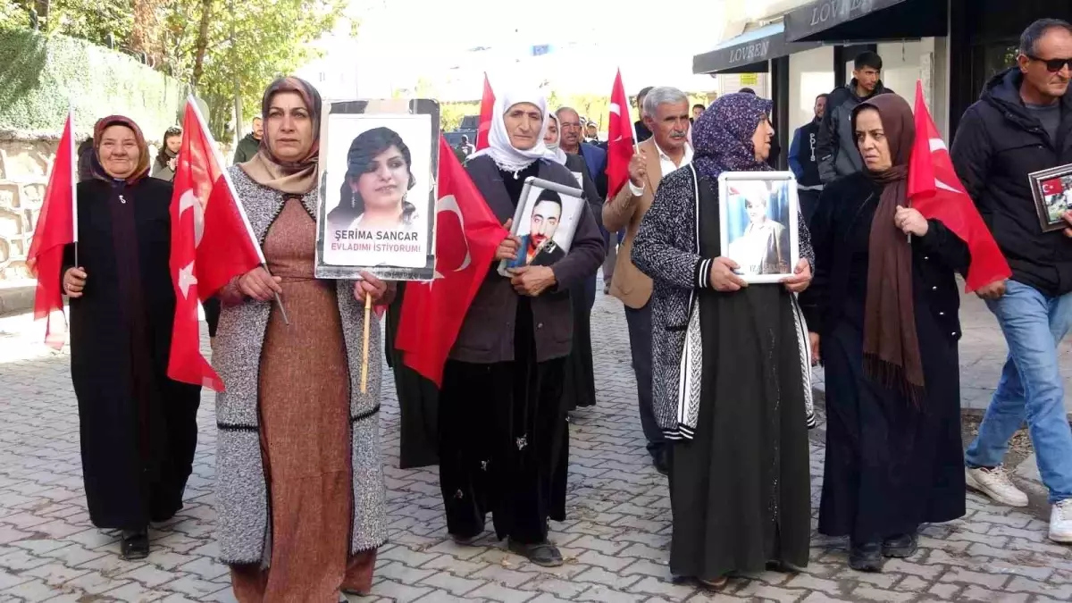 Van\'da Evlat Nöbeti 111. Haftasında Barış Umutlarıyla Sona Yaklaşıyor