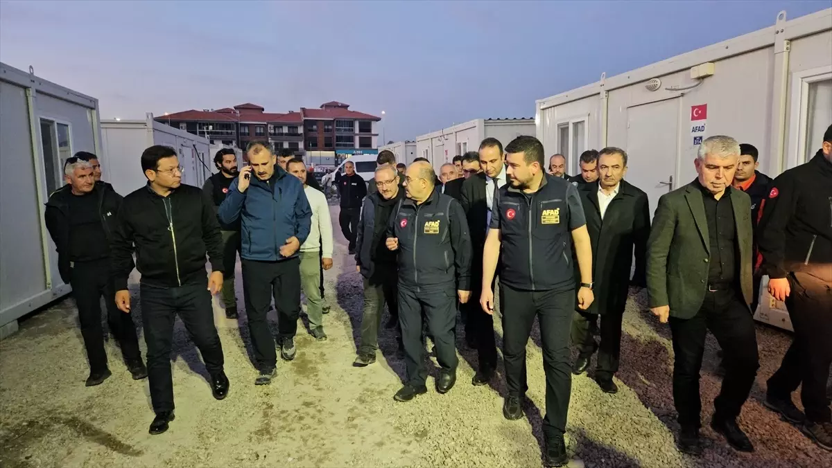 Sındırgı\'da Konteyner Kent Çalışmaları Devam Ediyor