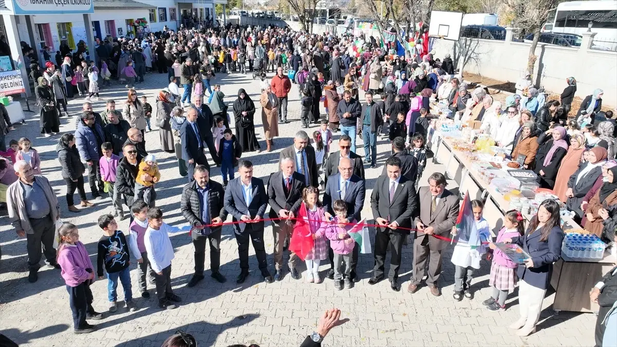Ağrı\'da 103 okuldaki kermesten elde edilen 3 milyon liralık gelir Gazze\'ye ulaştırılacak