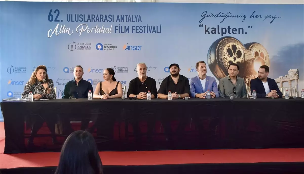 Antalya\'da \'Parçalı Yıllar\' Filmi Gösterildi