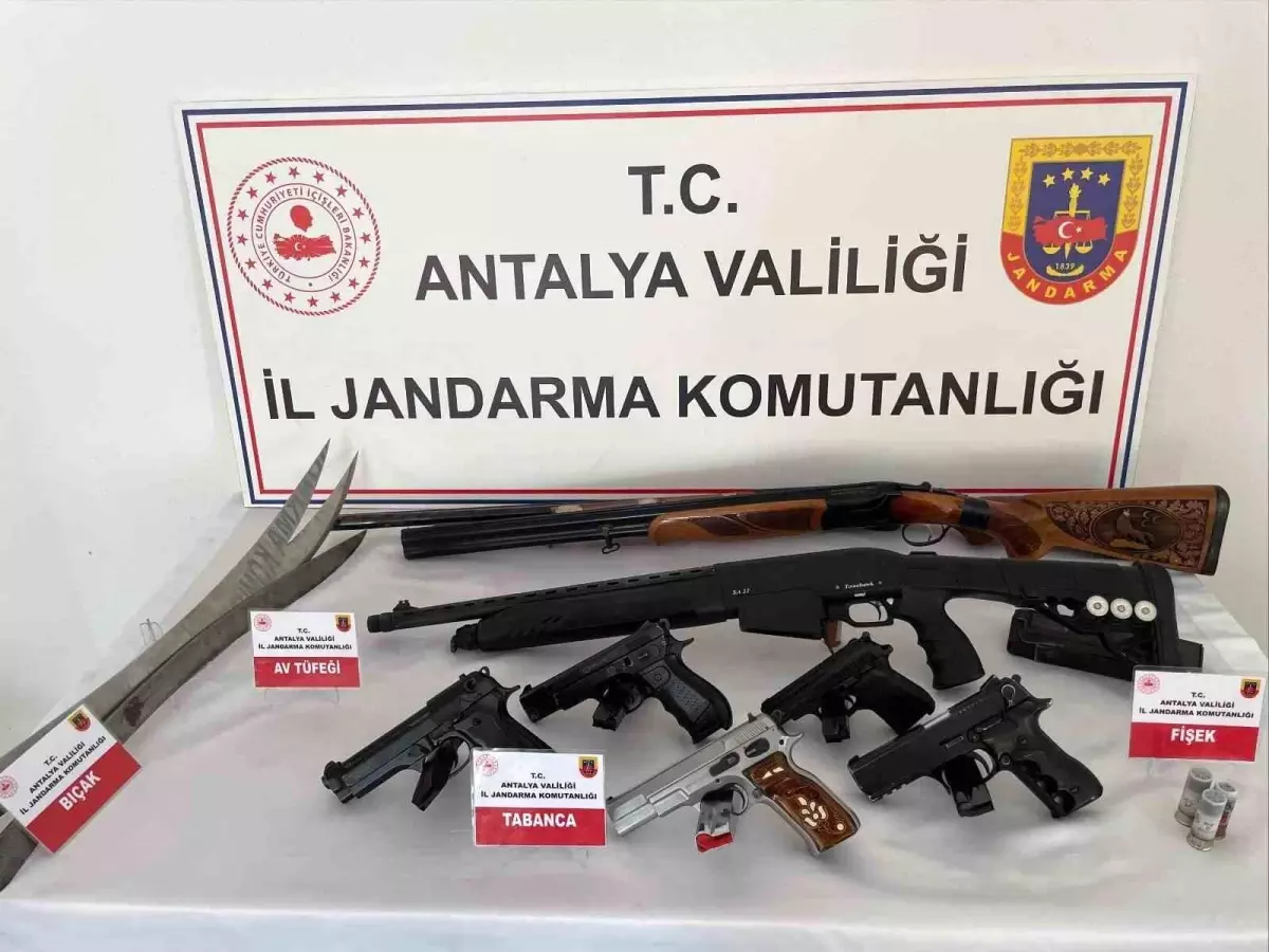 Gazipaşa\'da Silah Operasyonu: 10 Gözaltı