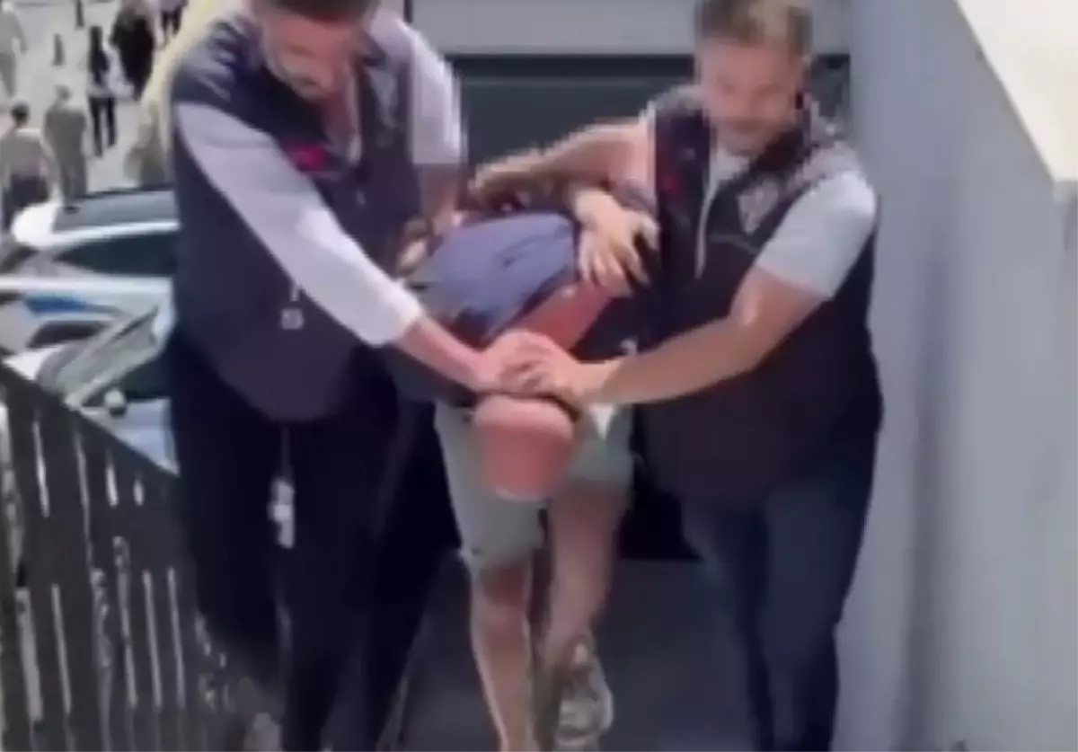 Ayasofya\'ya Kundaklama Girişimi