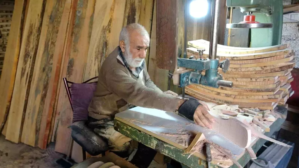 62 Yıldır Ahşap Ustalığı Yapıyor