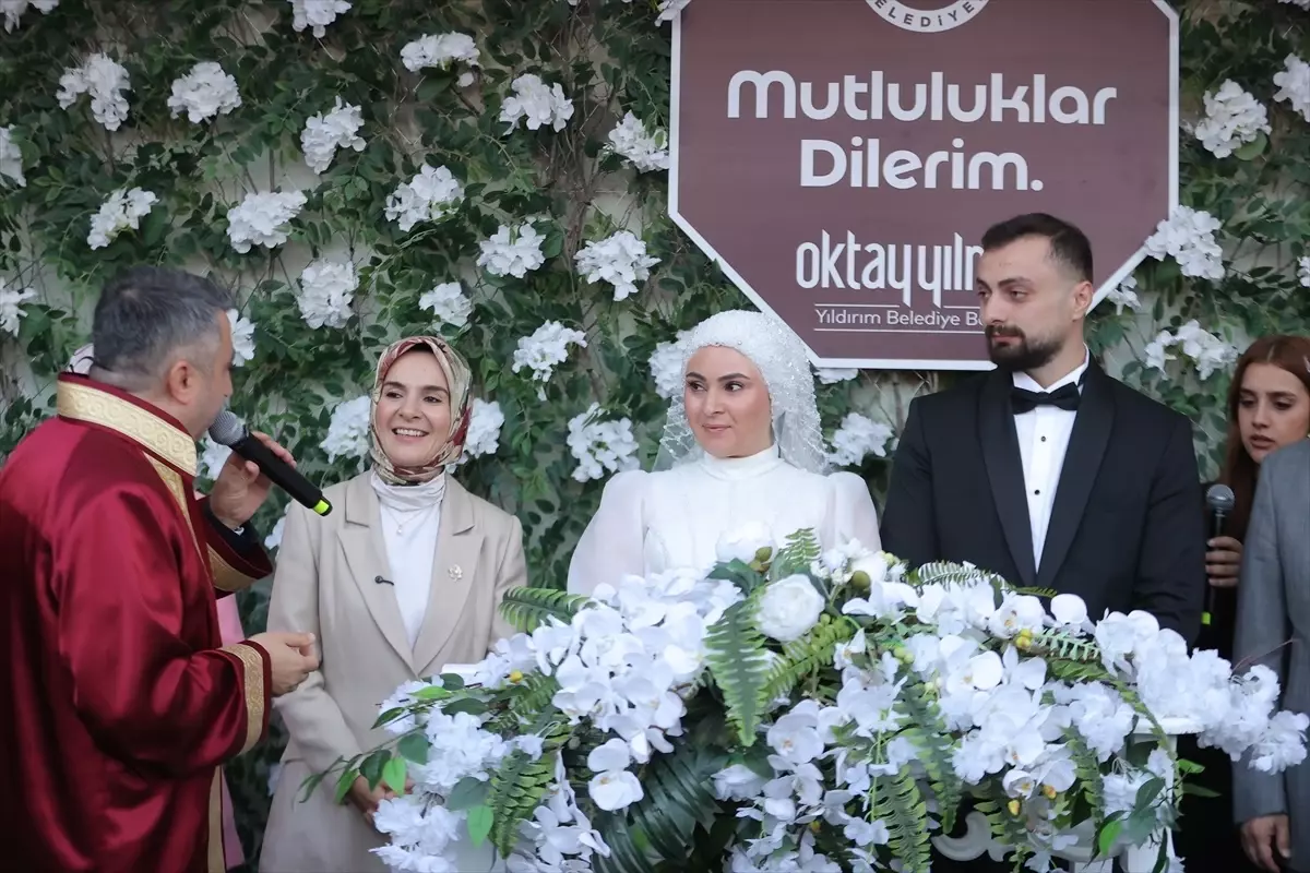 Bakan Göktaş, Evlilik Kredisi Desteğiyle Nikah Şahitliği Yaptı