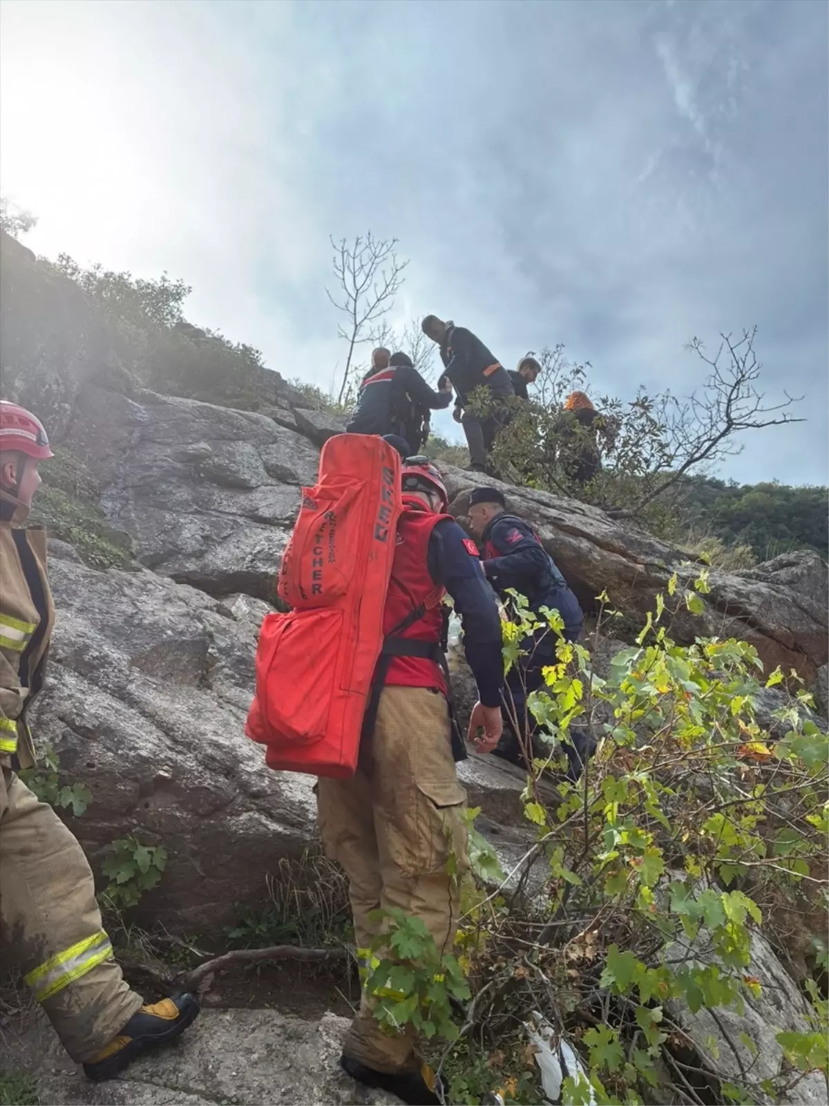 Susurluk\'ta Kayalıklarda Mahsur Kaldılar