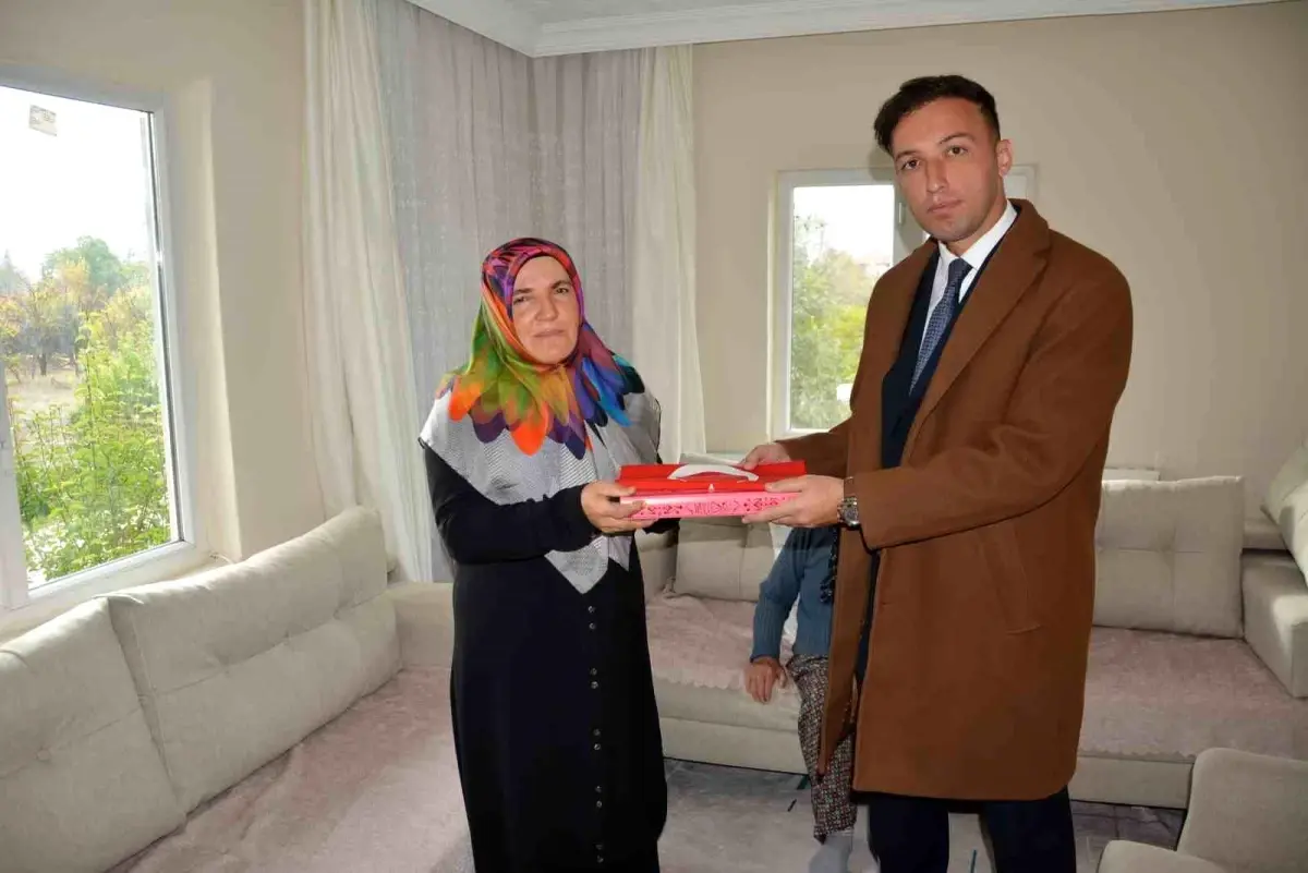 Başsavcı Ozan Kapıcı\'dan şehit ailesini ziyaret