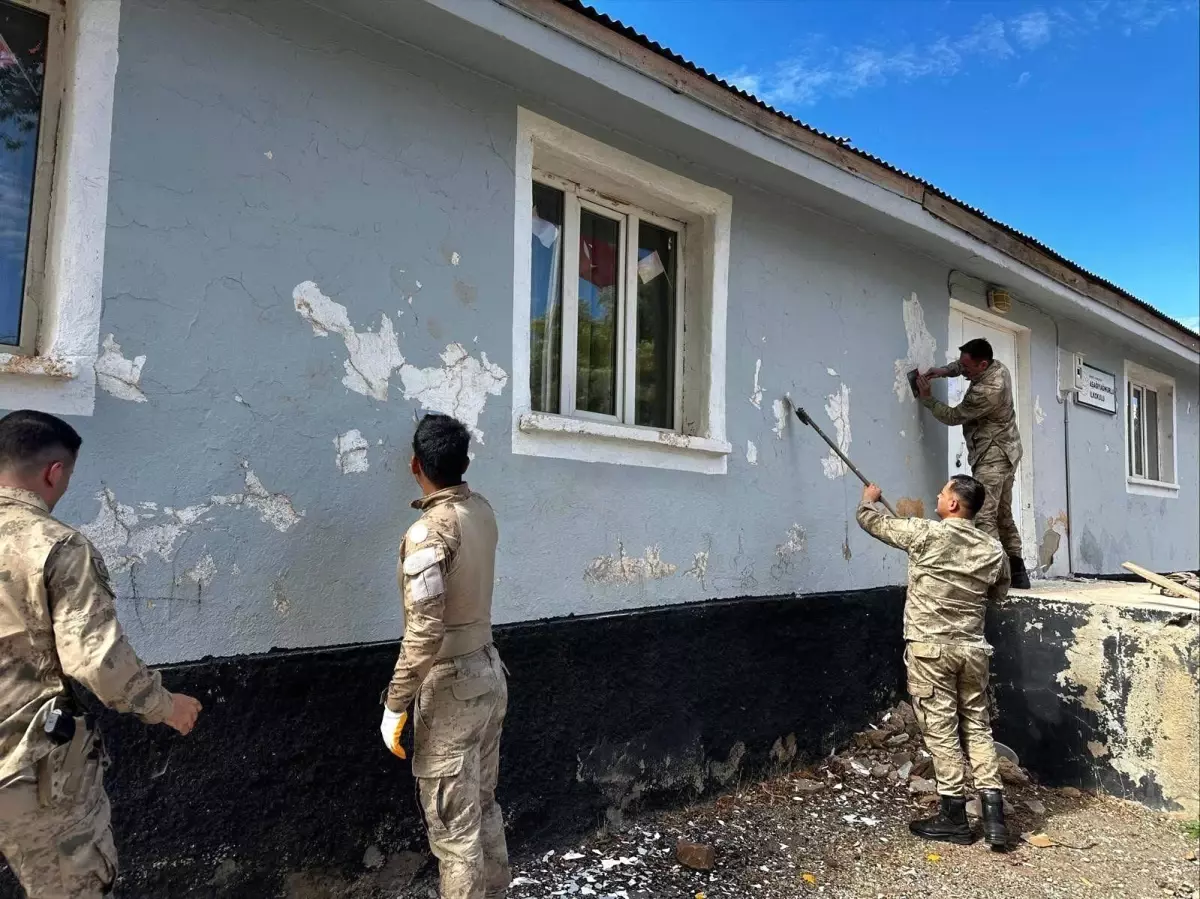 Jandarma\'dan Okul Bakımı