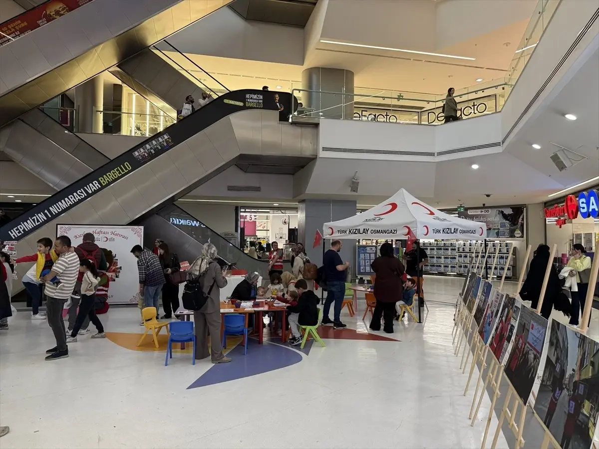 Kızılay Haftası\'nda İyilik Öğretiliyor