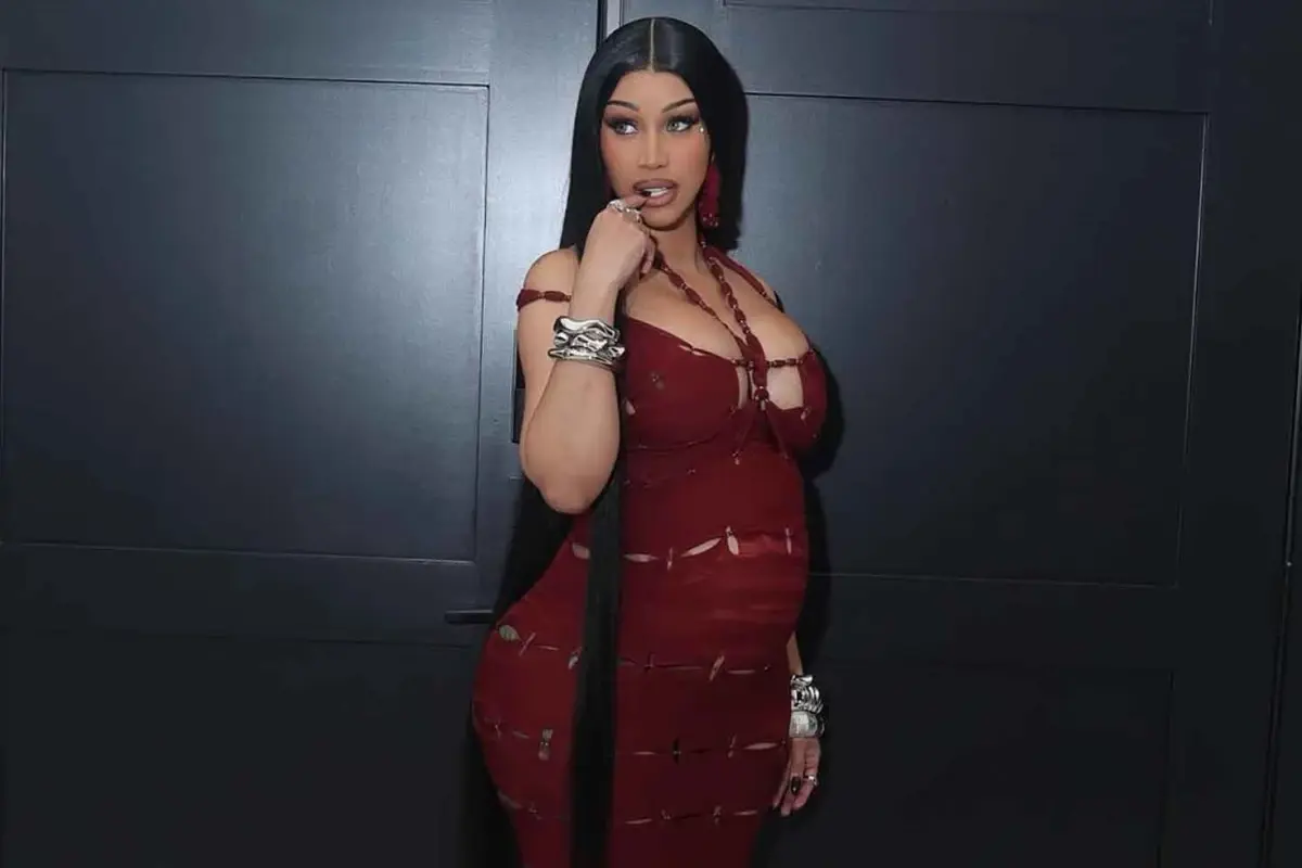 Cardi B\'nin canlı yayındaki hijyen itirafı şaşkınlık yarattı