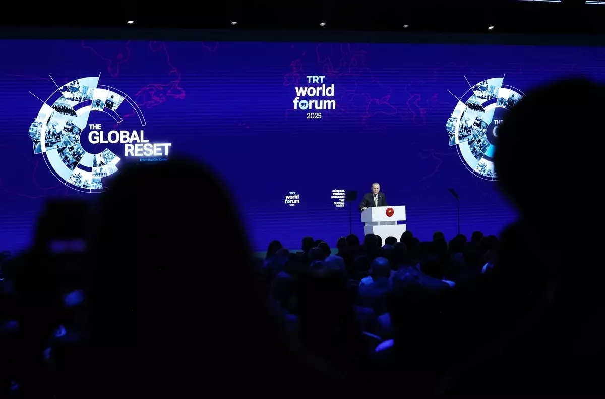 Cumhurbaşkanı Erdoğan, TRT World Forum 2025\'te konuştu: (1)