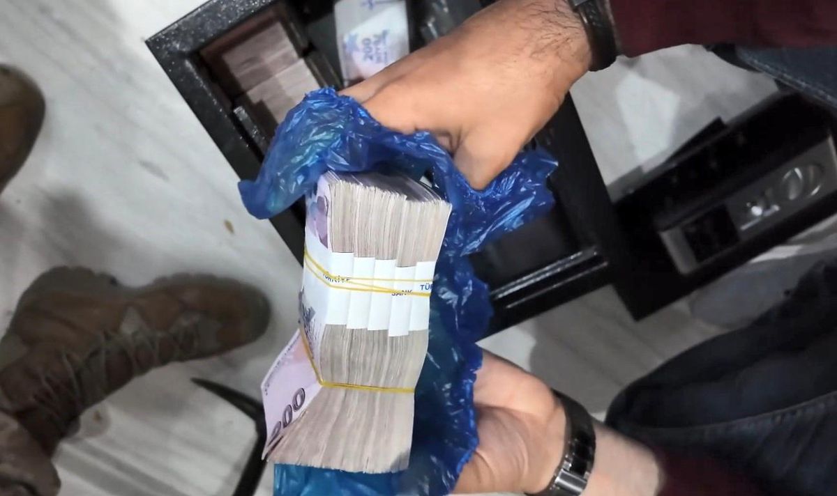 Mersin\'de Loca Bileti Dolandırıcılığı Operasyonu