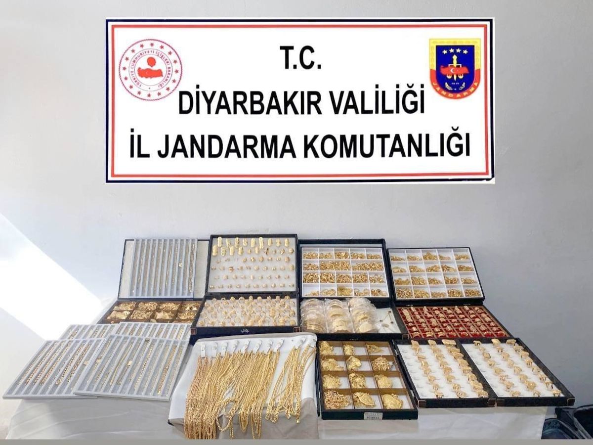 Diyarbakır\'da 7.5 Kilo Kaçak Altın Ele Geçirildi