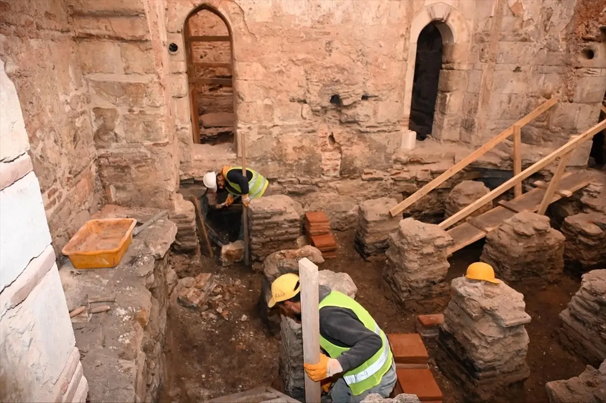 Gazi Mihal Hamamı Restorasyonu Sürüyor