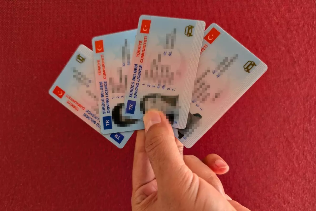 Ehliyet yenileme için bugün son gün! Yarından itibaren ücret 7 bin 500 liraya çıkacak