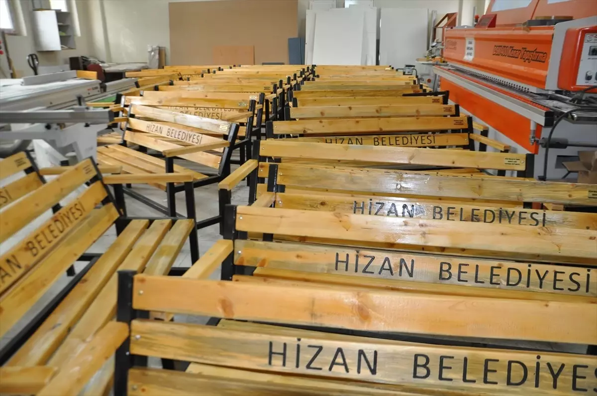 Hizan\'da Öğrencilerden Sosyal Alanlara Bank Üretimi