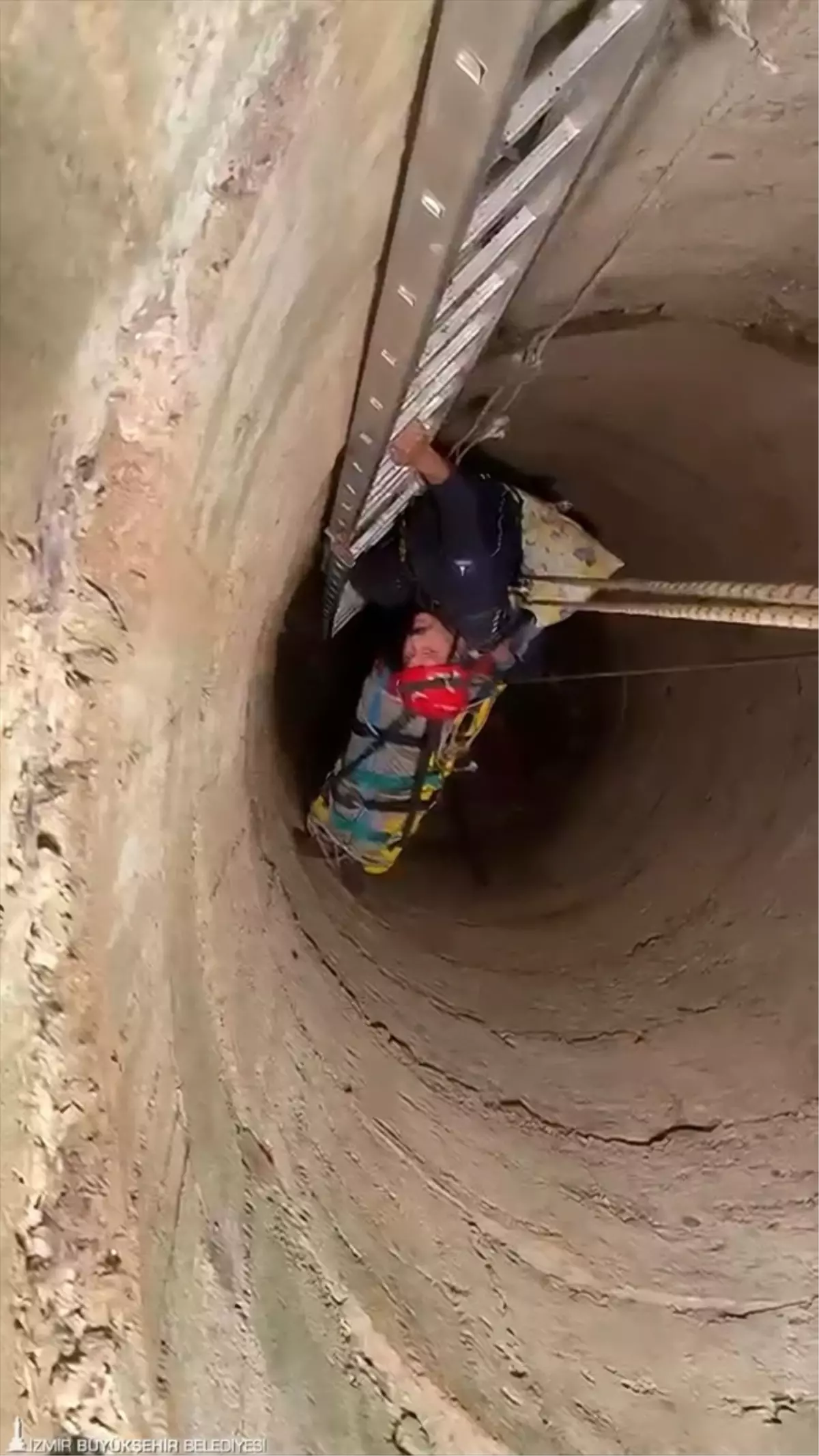 Ödemiş\'te Kuyuya Düşen Yaşlı Adam Kurtarıldı