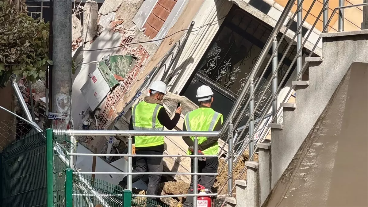 Gebze\'de Çöken Bina İncelemeleri Devam Ediyor