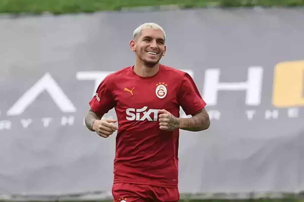 Lucas Torreira\'ya Bebek\'te çiçekçi engeli