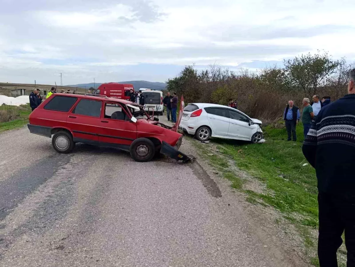 Manyas\'ta Trafik Kazasında Sürücü Hayatını Kaybetti