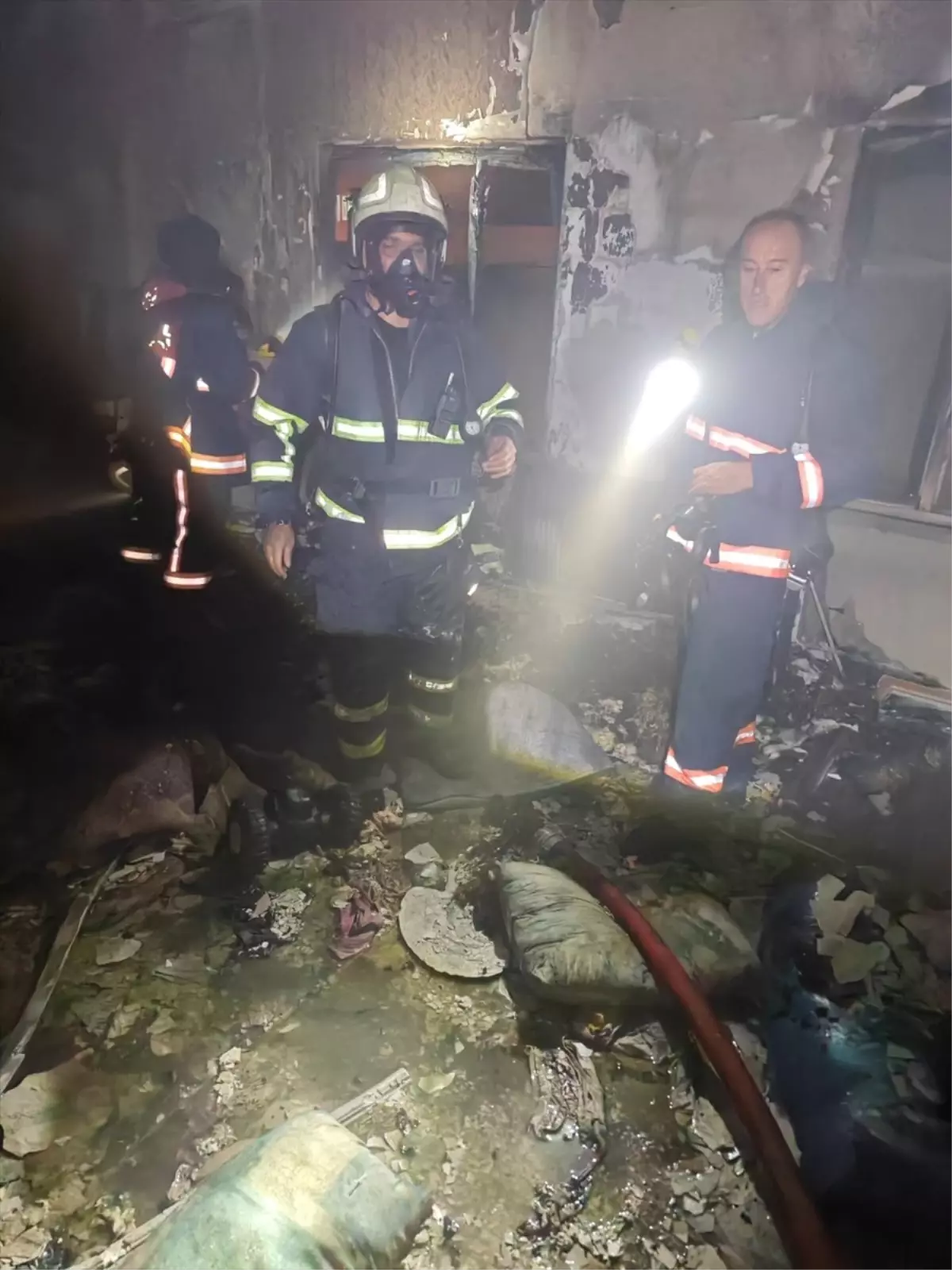 Kızıltepe\'de Apartman Yangını: 2 Yaralı