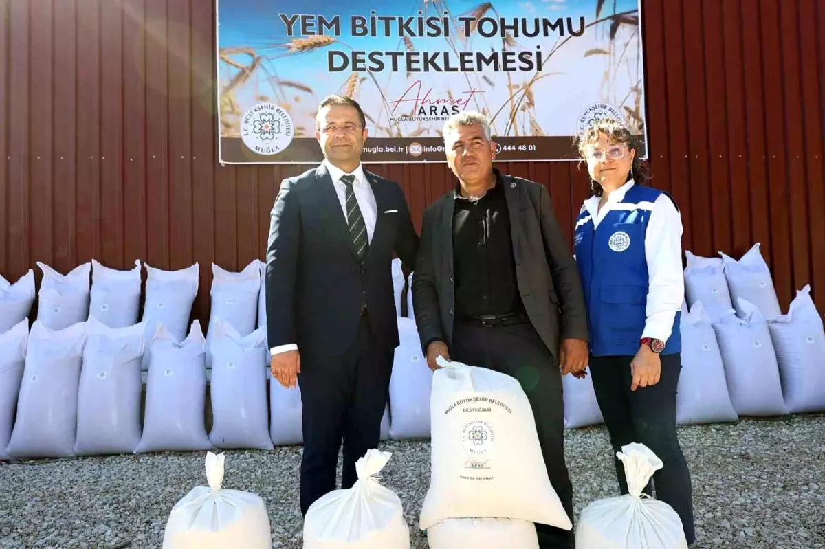 Muğla Belediyesi\'nden Üreticilere 330 Ton Yem Tohumu Desteği