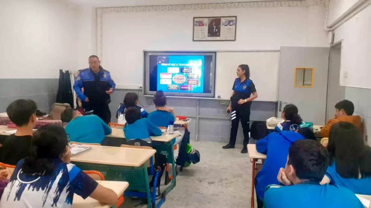 Polis, Öğrencilerle Güvenlik Semineri Düzenledi
