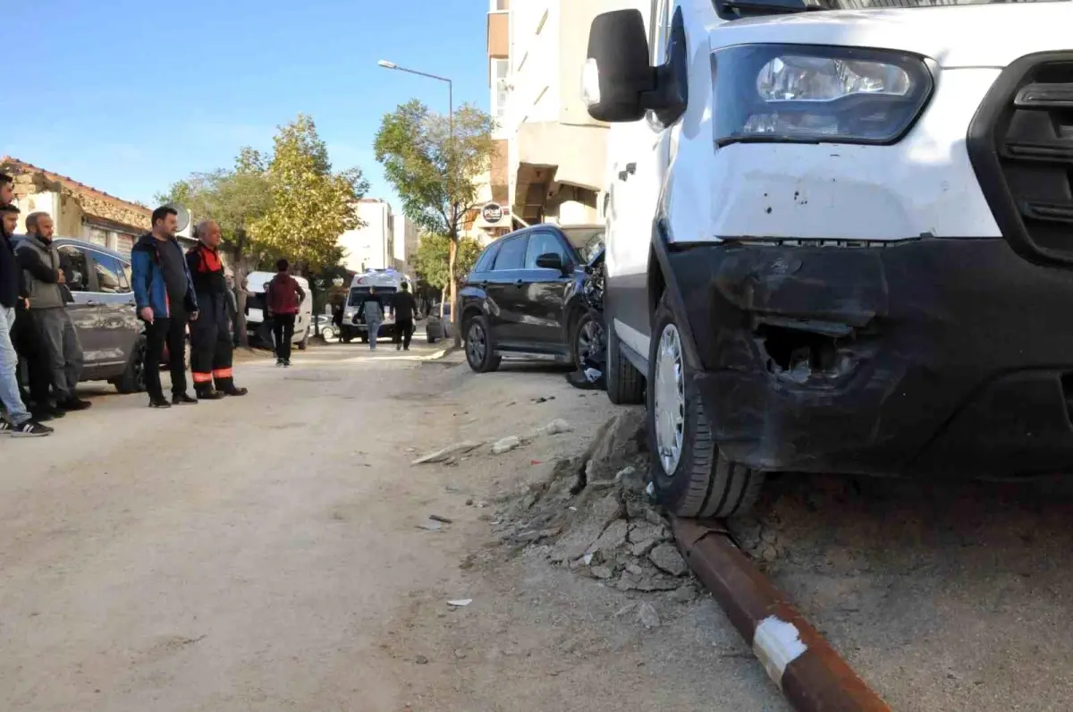 Keşan\'da Trafik Kazası: 2 Yaralı