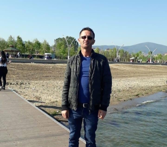 Oturma odasında eşini vahşice katletti Oturma odasında eşini vahşice katletti