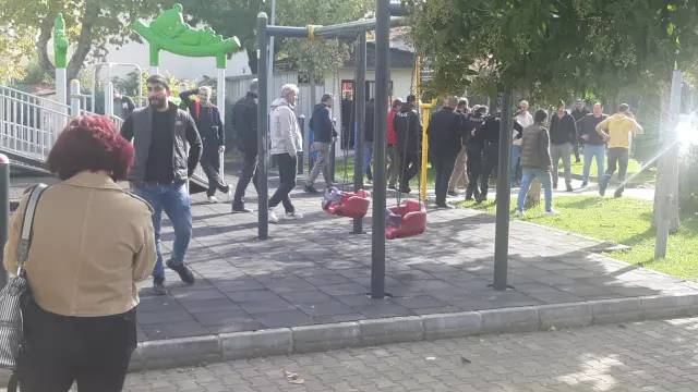 Oturma odasında eşini vahşice katletti Oturma odasında eşini vahşice katletti