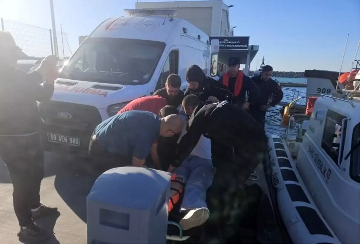 Kuşadası\'nda Yaralıya Sahil Güvenlik Kurtardı