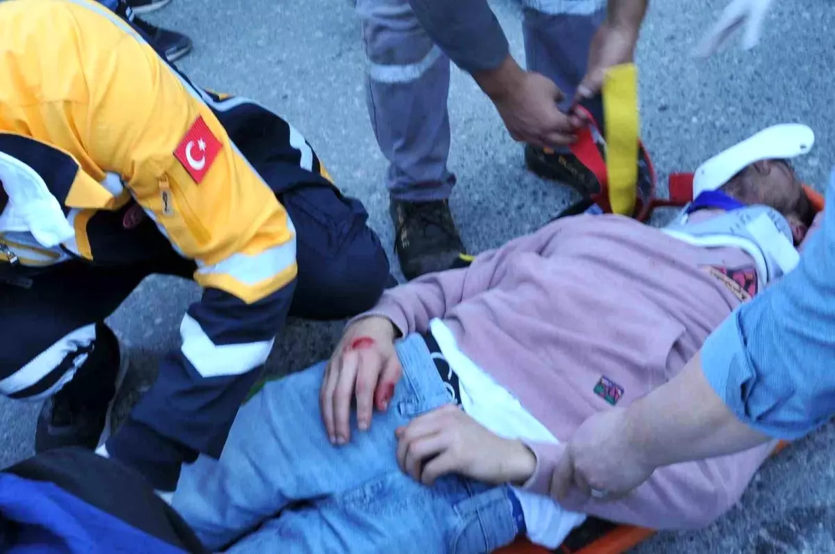 Geyve\'de Trafik Kazası: Bir Yaralı