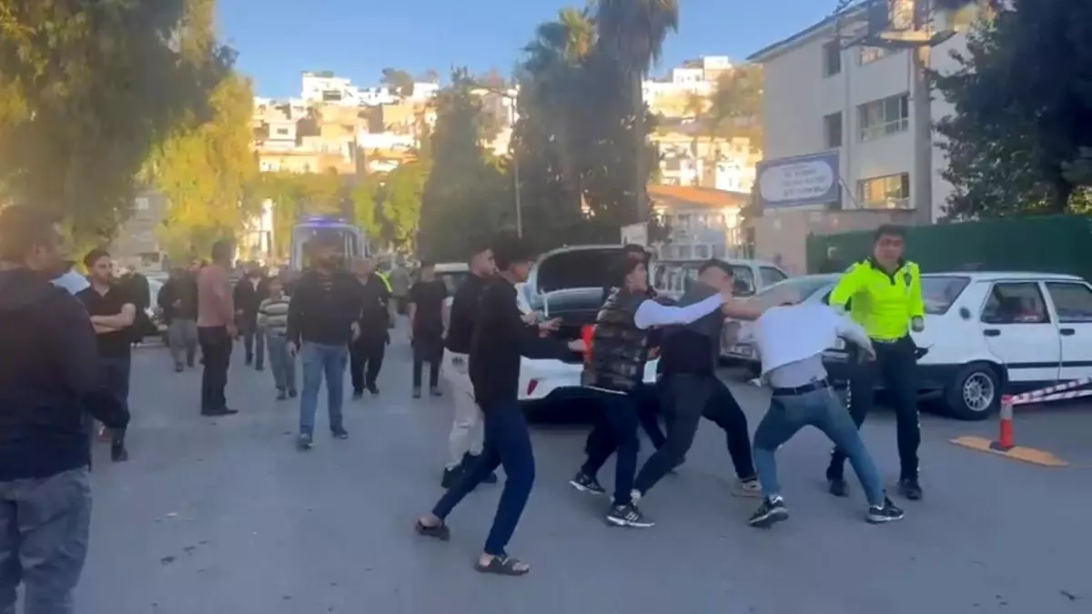 Birecik\'te Motosiklet Kazası Sonrası Kavga Çıktı