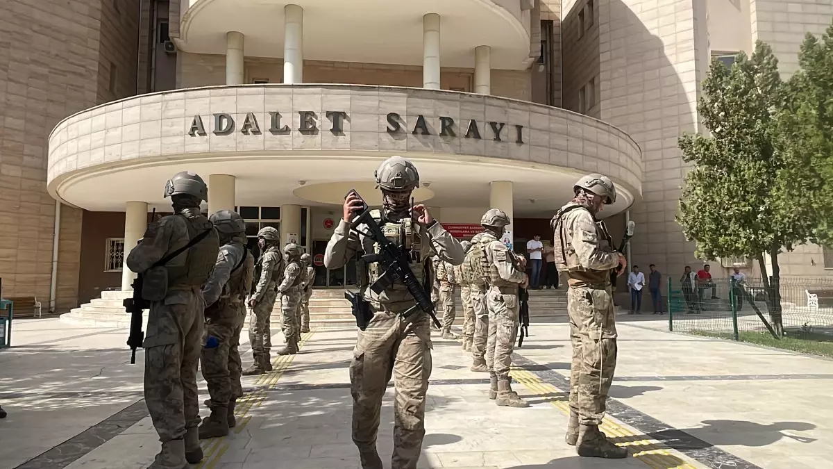 Şanlıurfa\'da Uyuşturucu Operasyonu: 23 Gözaltı