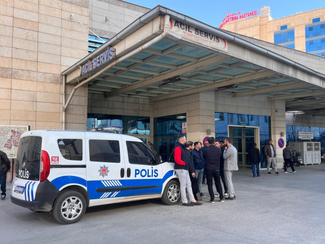 Siirt'te aile katliamı! Hamile eşini vurdu, yardıma gelenlere kurşun yağdırdı: 2 ölü, 3 yaralı Siirt'te aile katliamı! Hamile eşini vurdu, yardıma gelenlere kurşun yağdırdı: 2 ölü, 3 yaralı