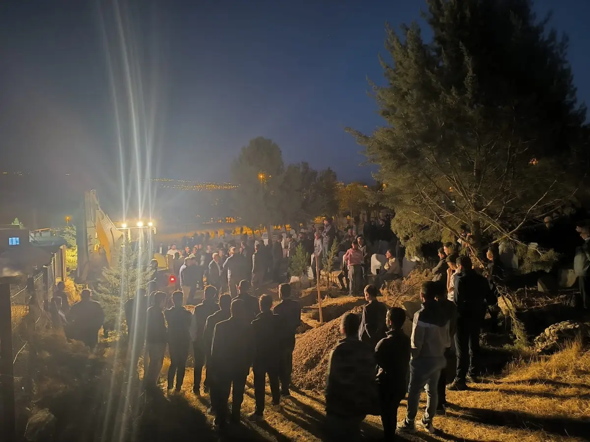 Hamile Kadın ve Amca Cenazeleri Defnedildi