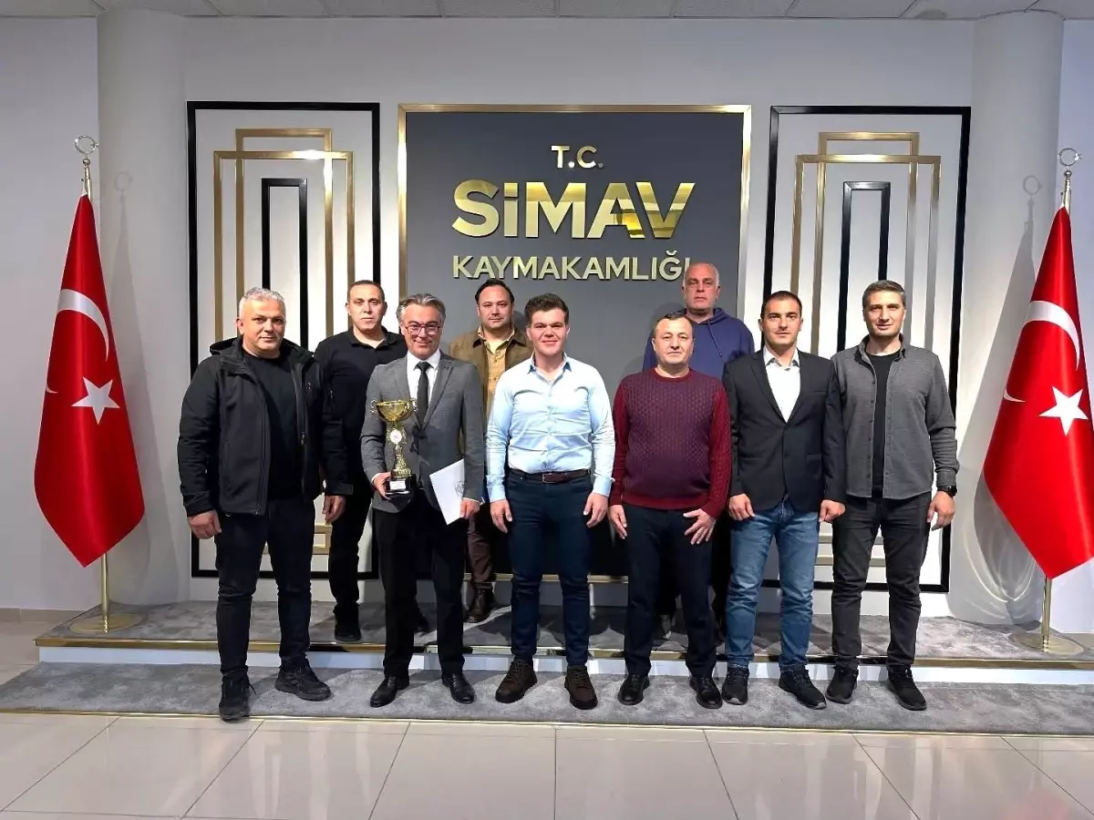 Simav Voleybol Takımından Şampiyonluk