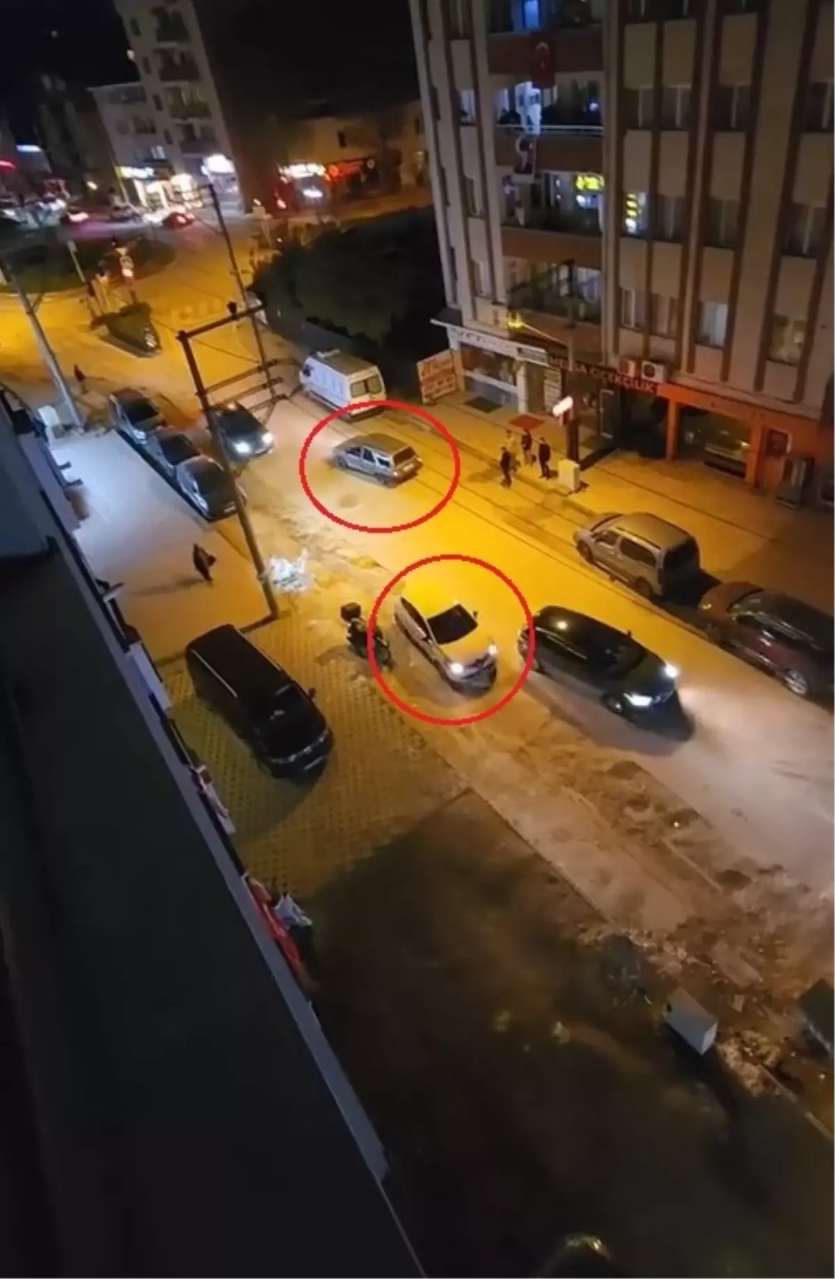 Bursa\'da Kadın Sokak Ortasında Kurtarıldı