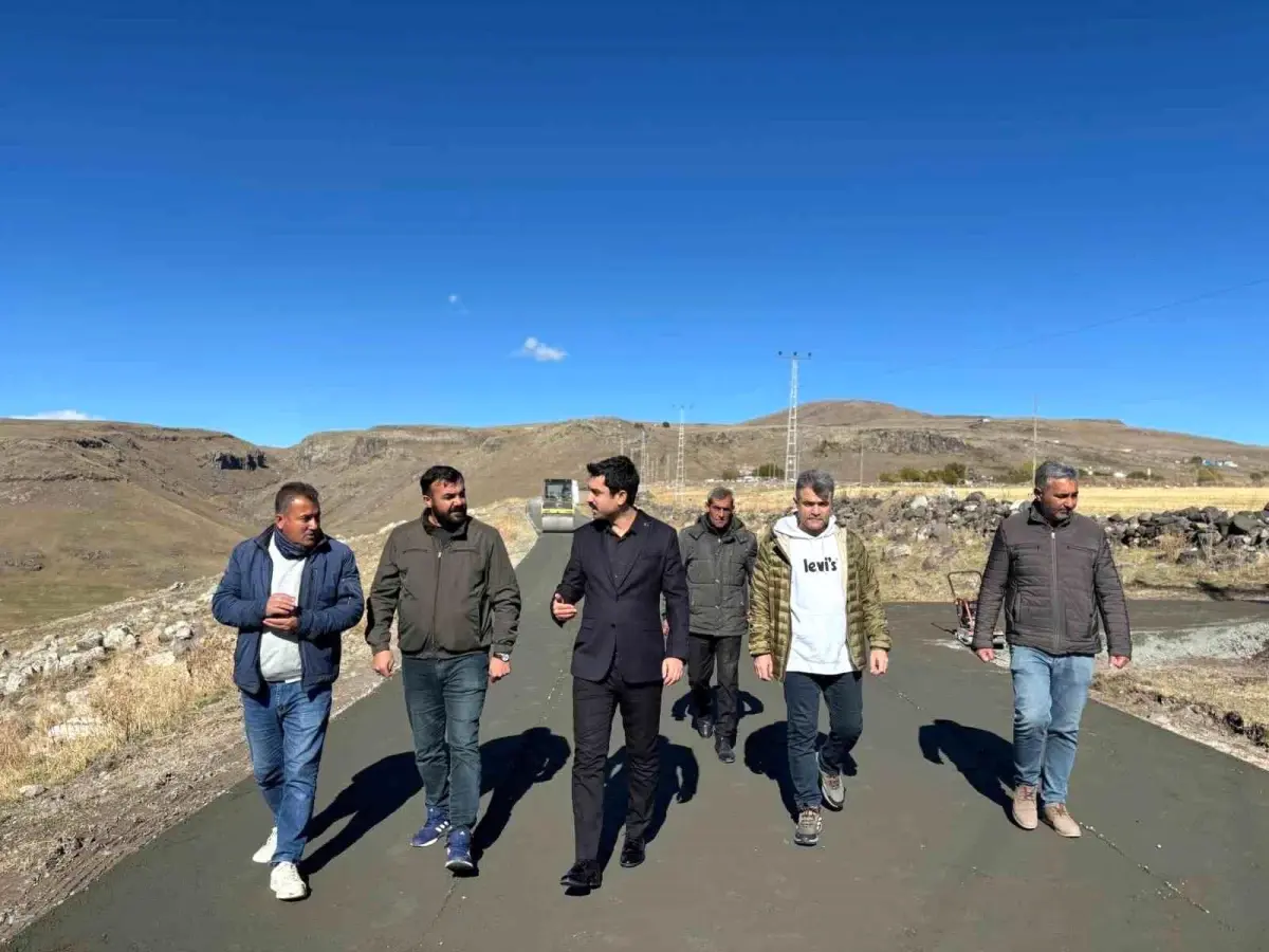 Susuz\'da Beton Yollar Yapılıyor